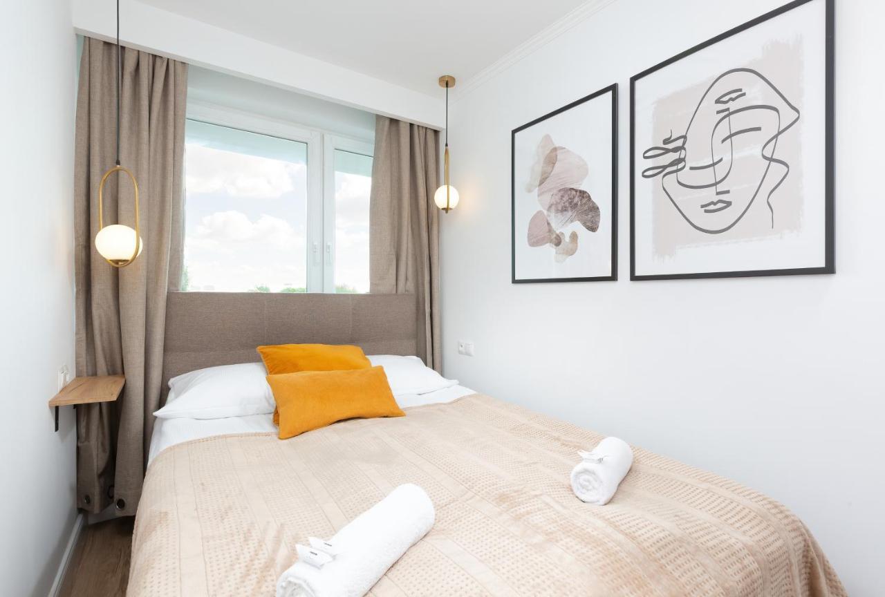 Metro Marymont Apartment By Noclegi Renters ワルシャワ エクステリア 写真